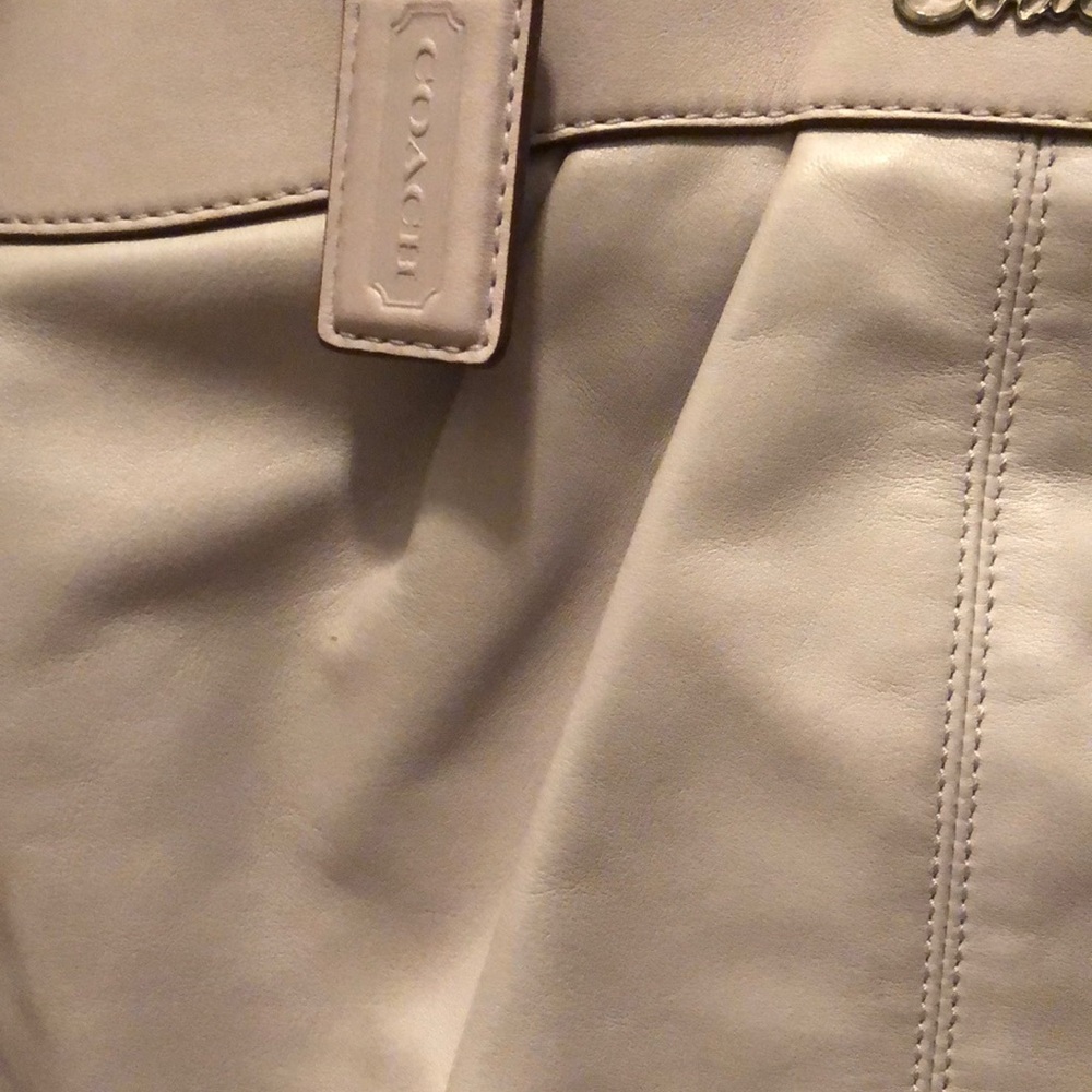 Reduced✂️Coach Lavender Lexi Handbag - Picture 5 of 8